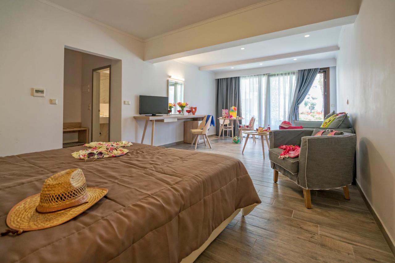 Lagomandra Beach Hotel 외부 사진