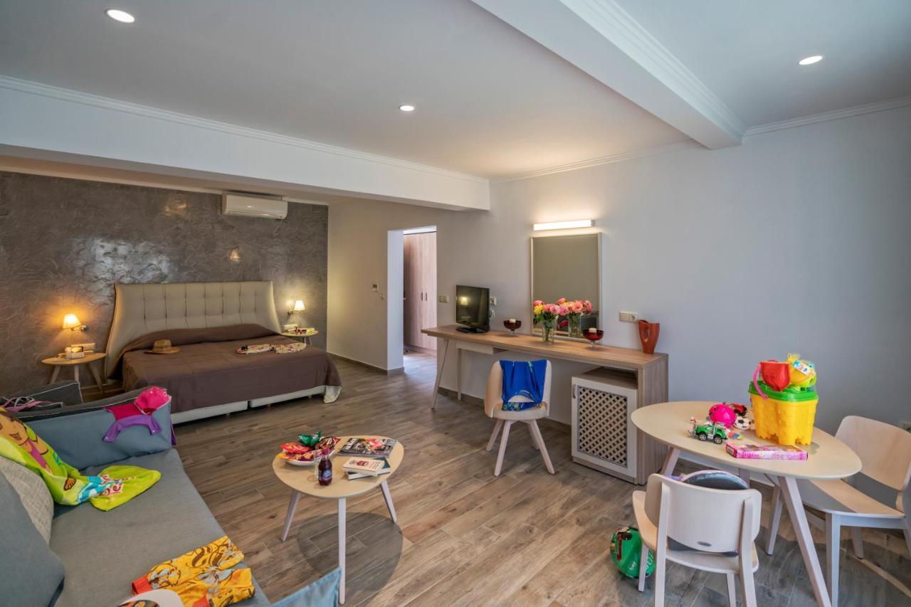 Lagomandra Beach Hotel 외부 사진