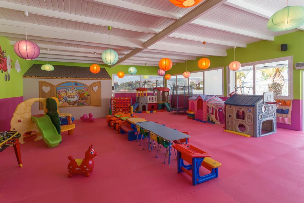 Lagomandra Beach Hotel 외부 사진