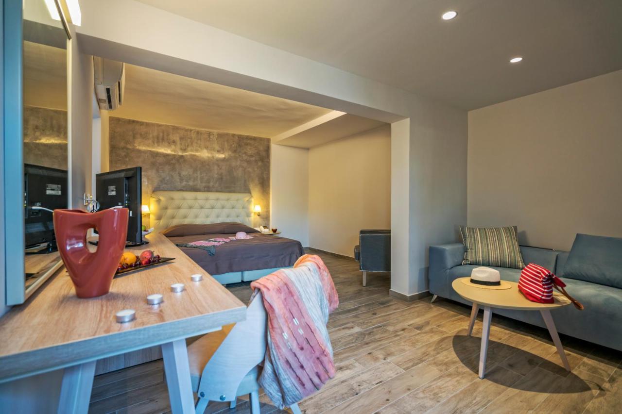 Lagomandra Beach Hotel 외부 사진