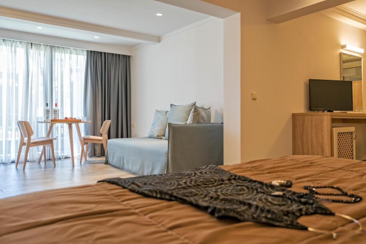 Lagomandra Beach Hotel 외부 사진