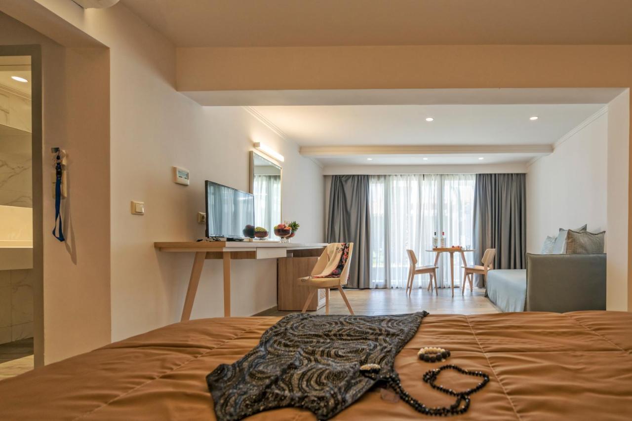 Lagomandra Beach Hotel 외부 사진