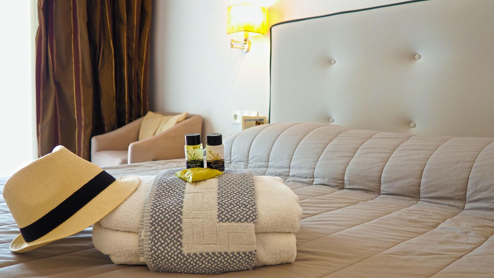 Lagomandra Beach Hotel 외부 사진