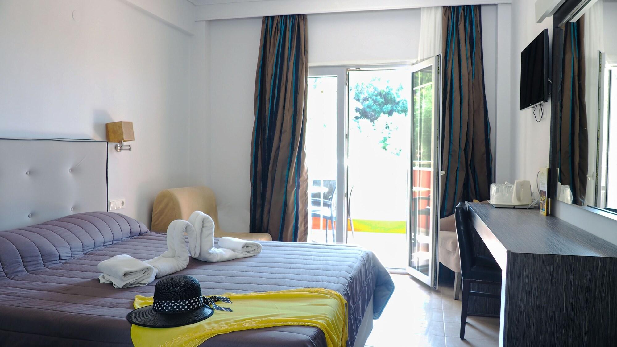 Lagomandra Beach Hotel 외부 사진