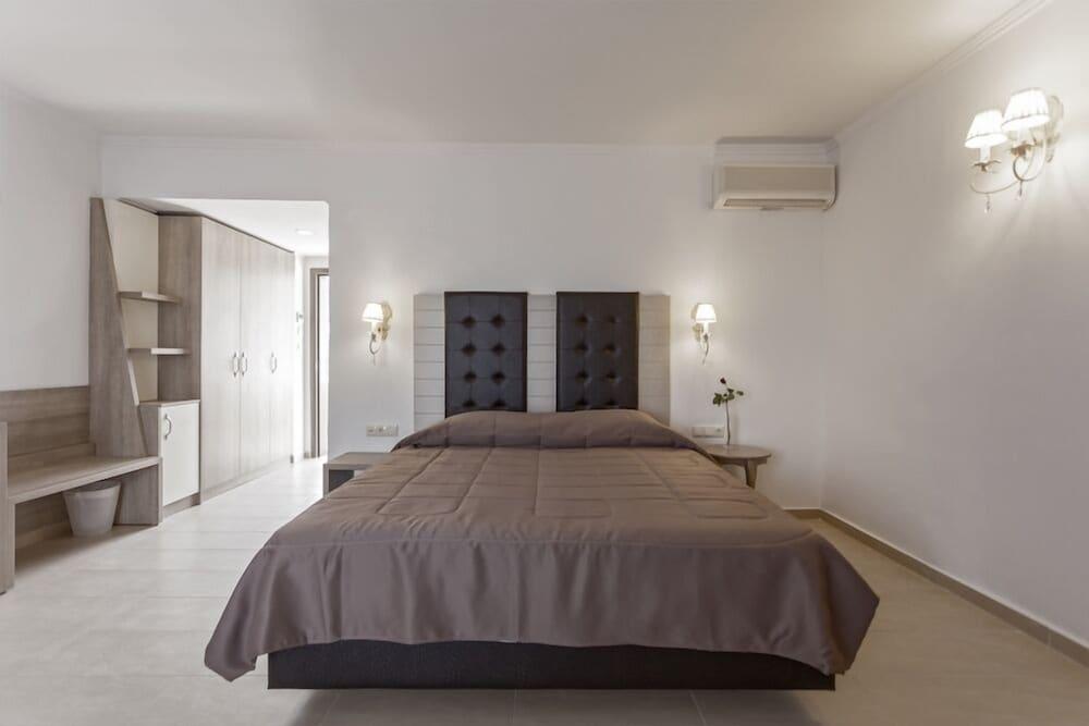 Lagomandra Beach Hotel 외부 사진