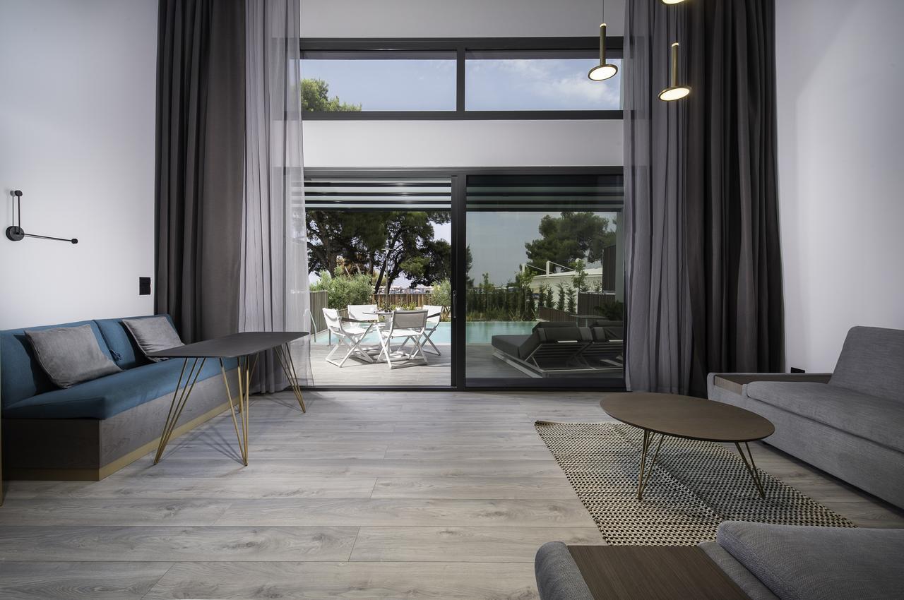 Lagomandra Beach Hotel 외부 사진