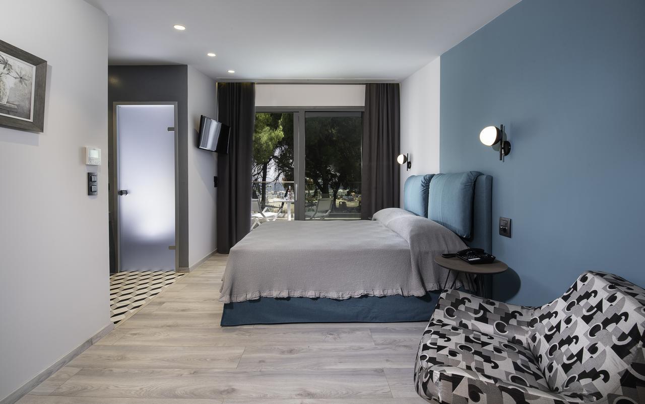 Lagomandra Beach Hotel 외부 사진