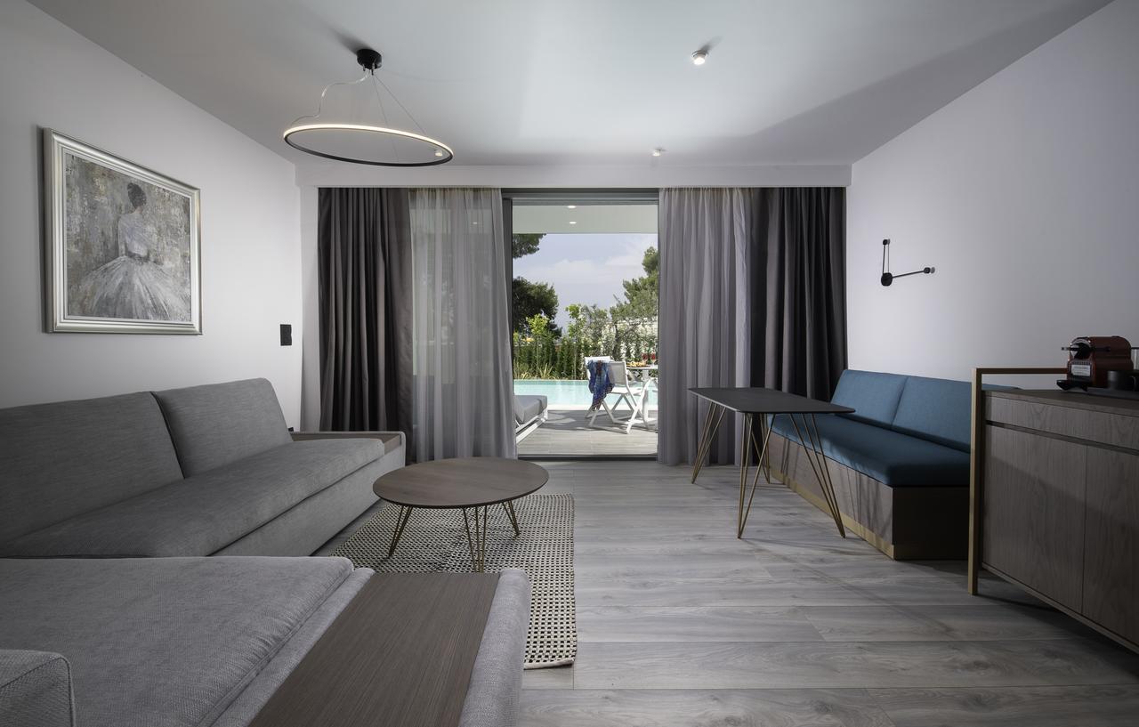 Lagomandra Beach Hotel 외부 사진